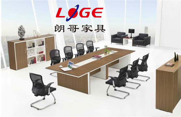 會(huì)議桌。
